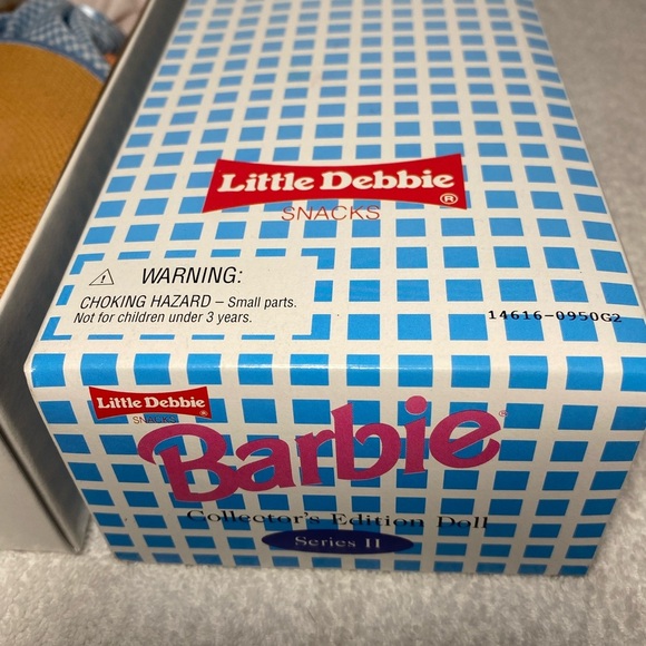 NRFB Little Debbie Snacks Barbie Doll from 1995 by Mattel - Picture 4 of 7